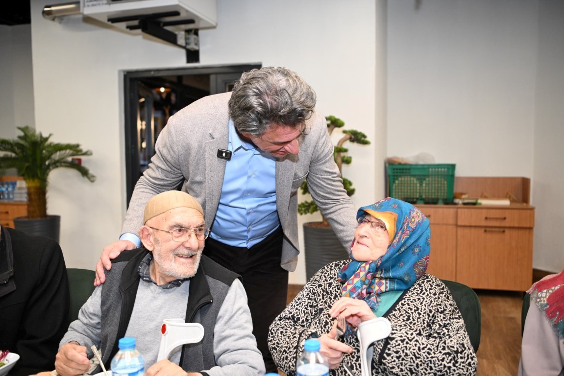 Başkan Kocaman, Ramazan Bereketini Kartepe’nin Çınarlarıyla Paylaştı23 Şubat 2026, 09:58