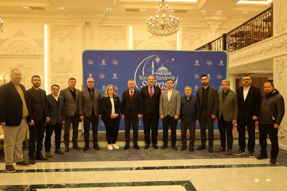 Başkan Tahir Büyükakın, Kırçova’daki İftar Programında Soydaşlarla Birlikteydi