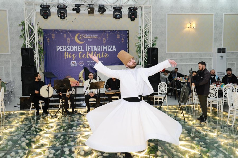 Gebze Belediyesi personeli Ramazan iftarında bir araya geldi