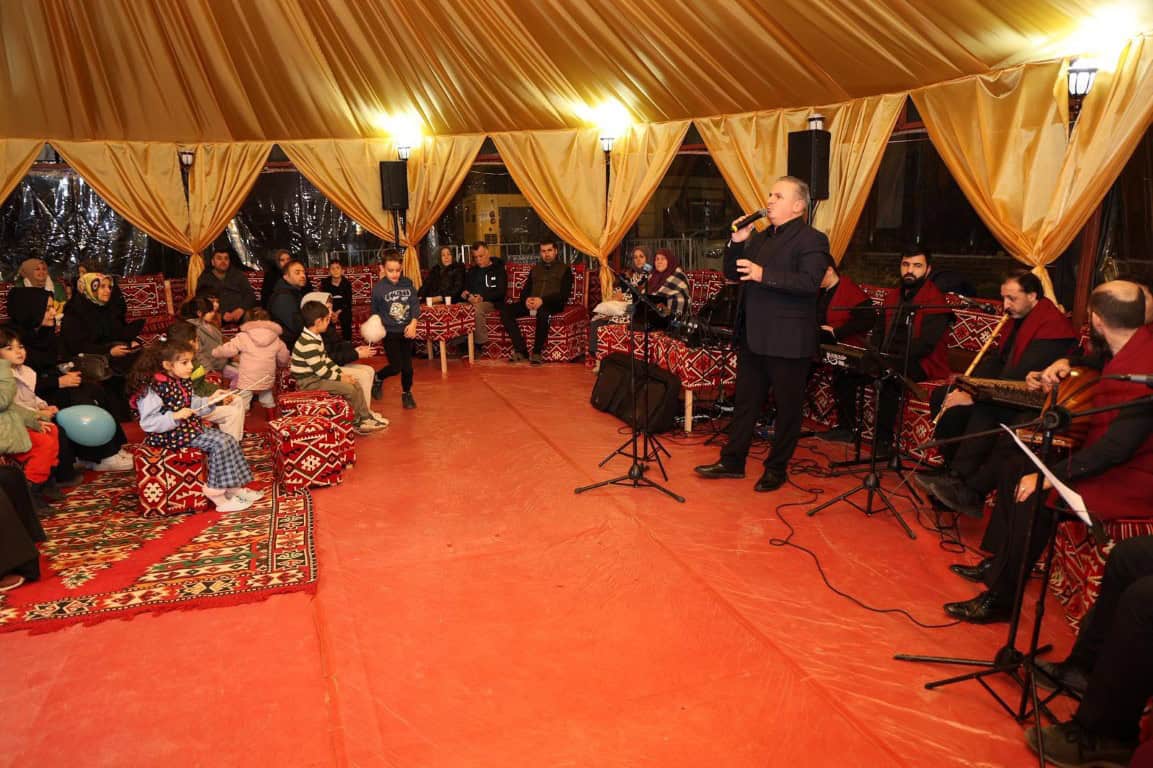 Kartepe Kent Meydanı’nda Ramazan Zor’dan İlahi Dinletisi ve Ramazan Etkinlikleri Yoğun İlgi Gördü