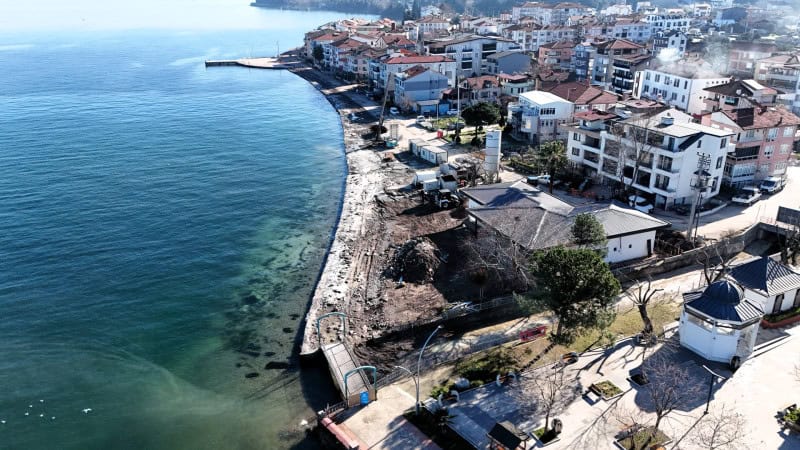 Kocaeli Büyükşehir, Ulaşlı Sahili'ni Fırtına ve Taşkınlara Karşı Güçlendiriyor