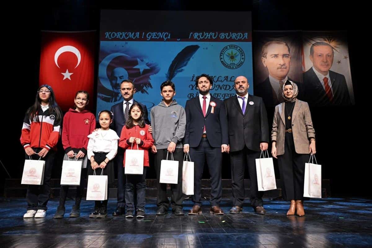 Tevfik Seno Arda Anadolu Lisesi’nde İstiklal Marşı’nın 105. Yılı Anısına Anlamlı Program Düzenlendi