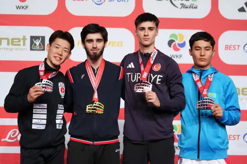 Kağıtspor’un Voleybol, Bisiklet ve Karate Branşlarında Ulusal ve Uluslararası Başarıları