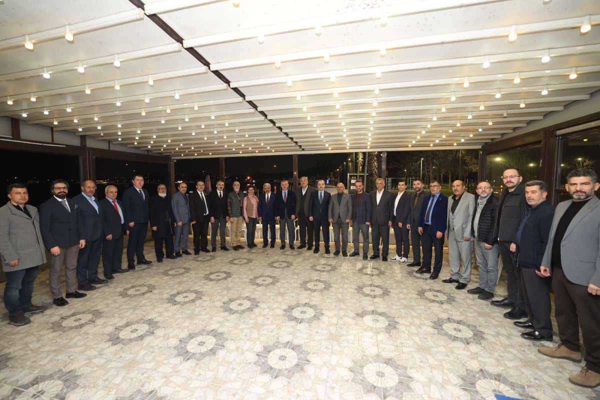 Tahir Büyükakın’dan Ramazan Bayramı Kutlaması: Kocaeli’de Birlik ve Kardeşlik Vurgusu