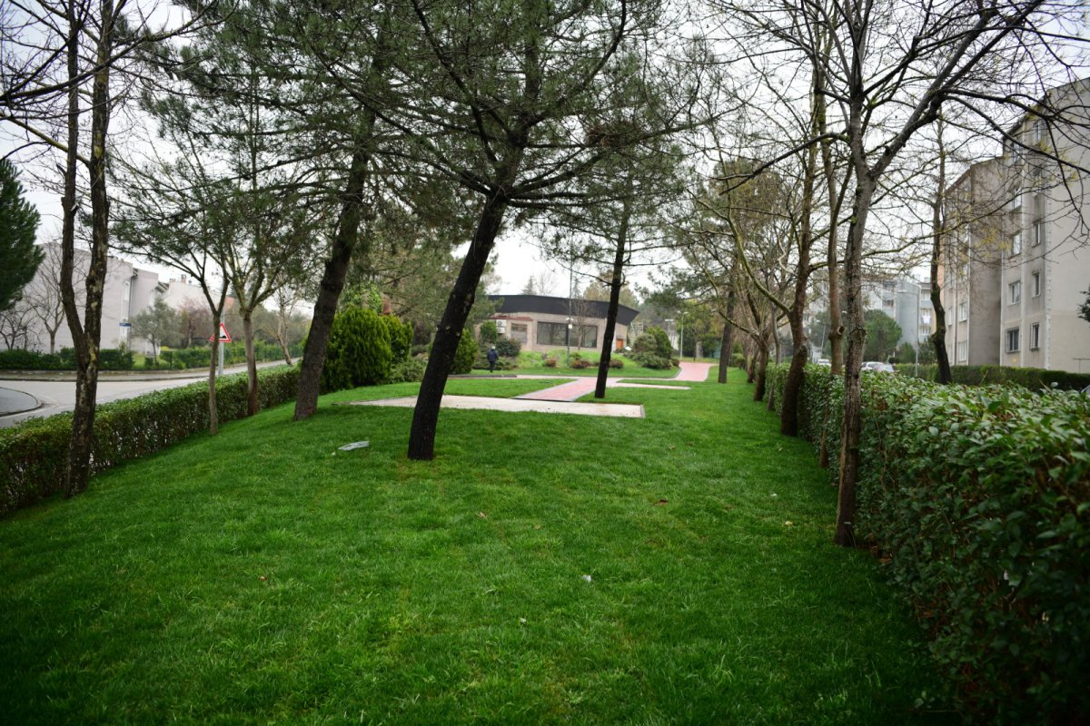 Çayırova Belediyesi, Parklarda ve Mesire Alanlarında Yenileme Çalışmalarını Sürdürüyor