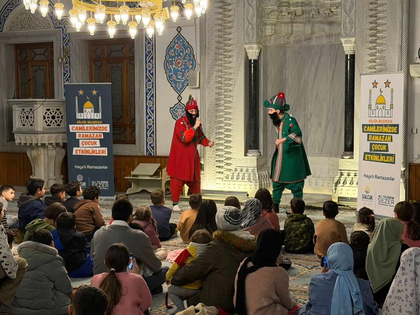 Gölcük’te Çocuklara Karagöz ve Hacivat Gösterileriyle Ramazan'ın Anlamı Anlatılıyor