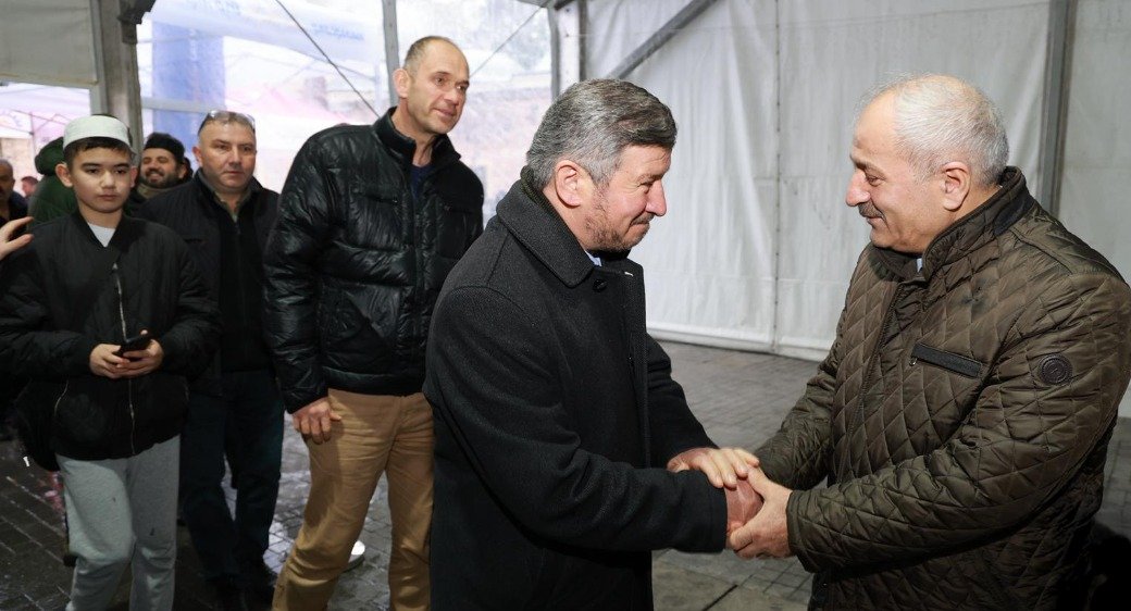 Gebze’de Kent Meydanında Geleneksel Bayramlaşma Coşkusu Yaşandı
