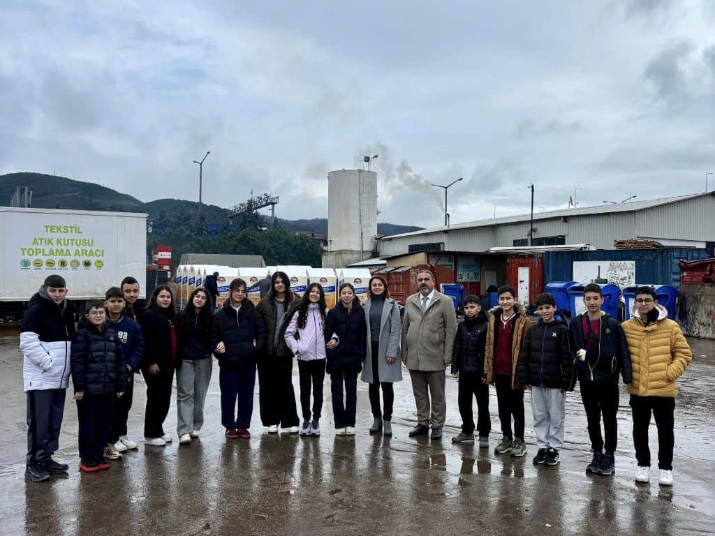 Körfez Belediyesi Atık Getirme Merkezi’nde Öğrencilere Sıfır Atık Eğitimi Verildi