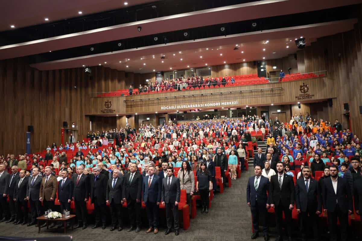 Kocaeli’de Uluslararası Atık Günü’nde Öğrencilerin Çevreye Katkısı Ödüllendirildi