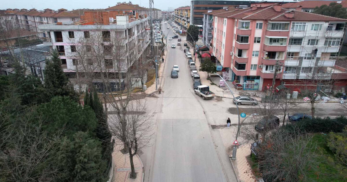 Yahyakaptan Mahallesi'nde Altyapı Çalışmaları Nedeniyle İki Yol Geçici Olarak Trafiğe Kapatılıyor