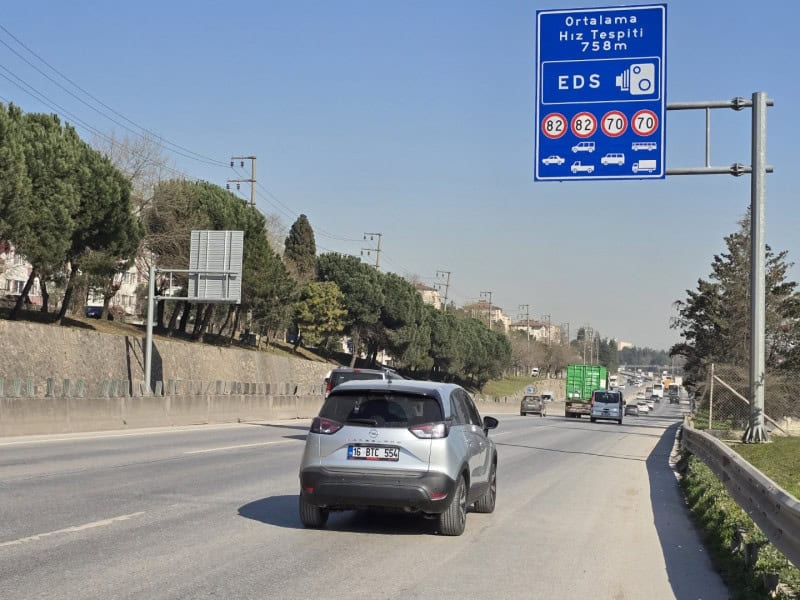 Kocaeli D-100 Karayolu’nda Güncellenen EDS Tabelalarıyla Yeni Hız Limitleri Uygulanmaya Başladı