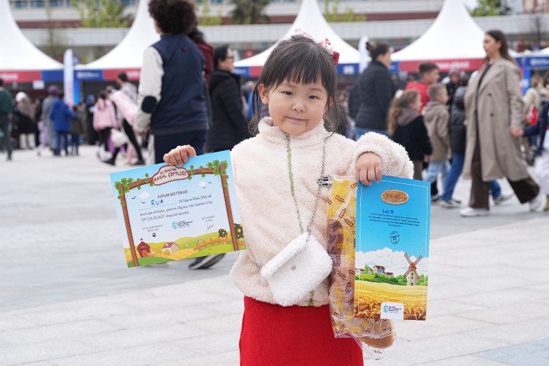 Kocaeli’de 23 Nisan Etkinlikleri Uluslararası Katılımla Renkli Görüntülere Sahne Oldu