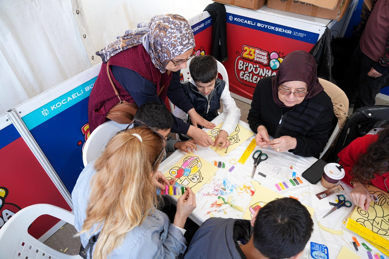 İzmit’te 23 Nisan Çocuk Şenliği’nde Özel Gereksinimli Öğrencilere Renkli Etkinlikler