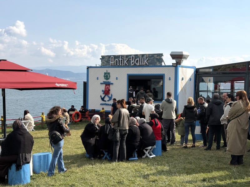 Antik Balık’ın İkinci Şubesi Darıca Balyanoz Koyu’nda Ziyaretçilerini Ağırlıyor