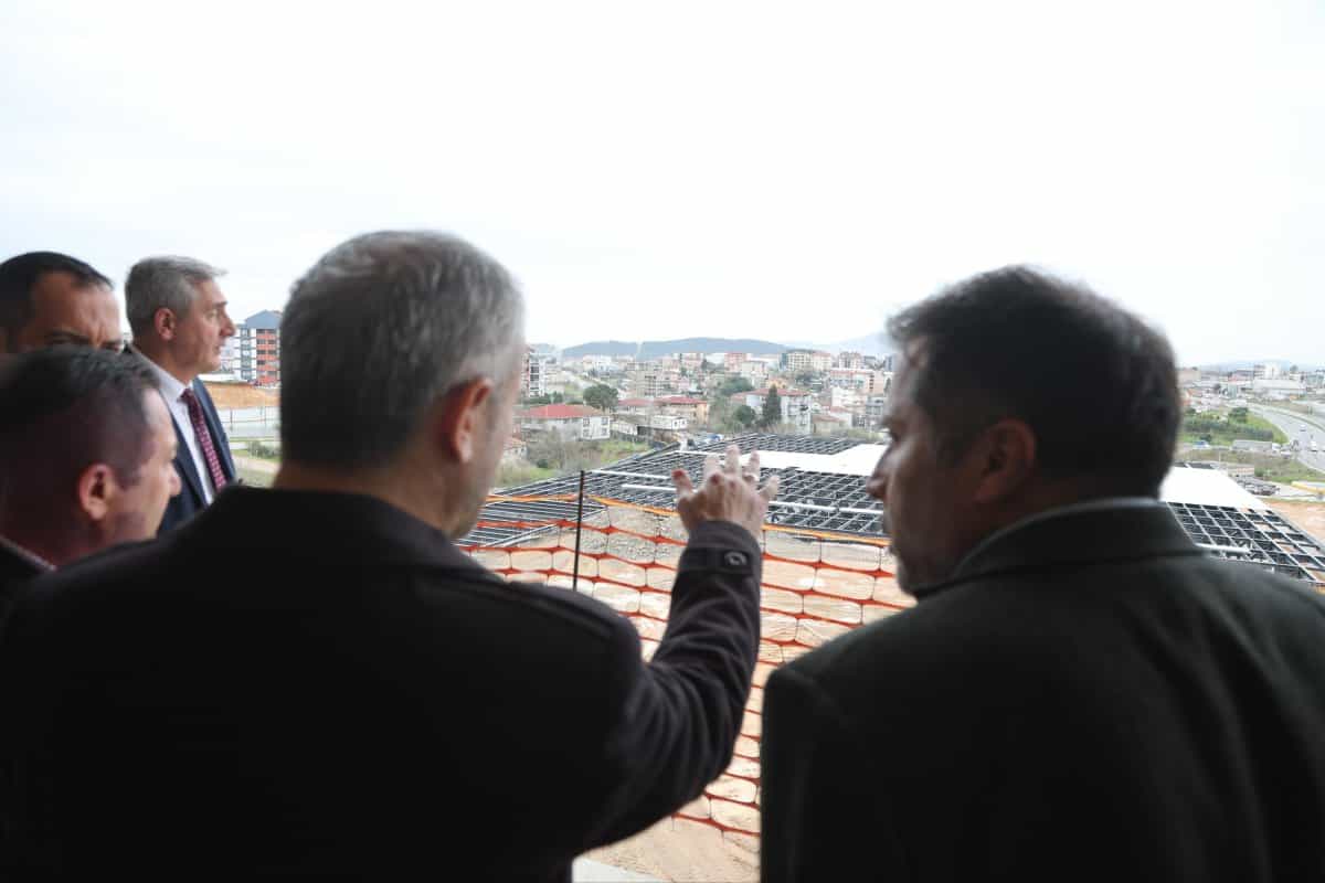 Başkan Bünyamin Çiftçi, Çayırova Spor Lisesi inşaatındaki gelişmeleri yerinde inceledi