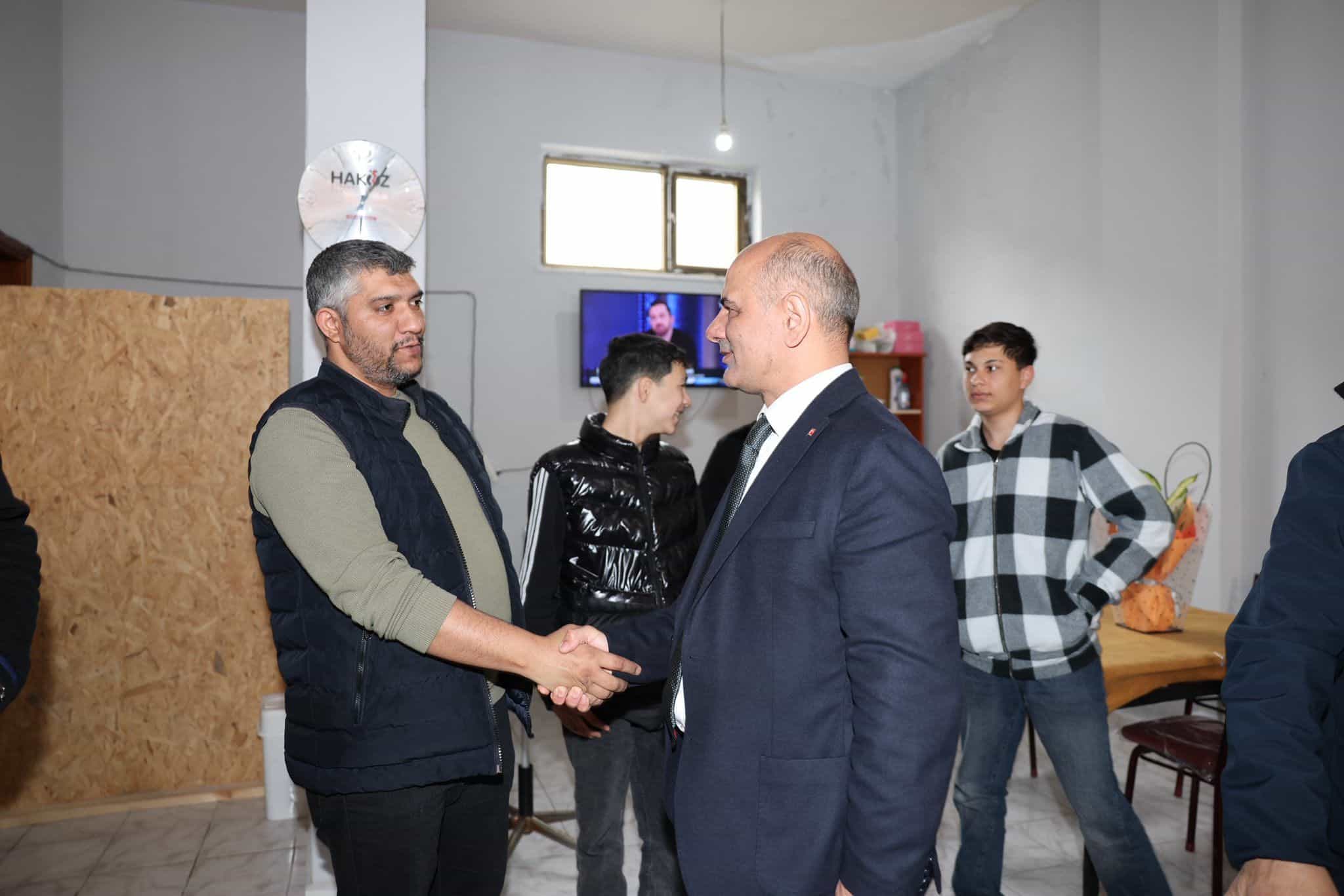 Başkan Şener Söğüt, Dünya Romanlar Günü'nde Roman Derneği'ni Ziyaret Etti