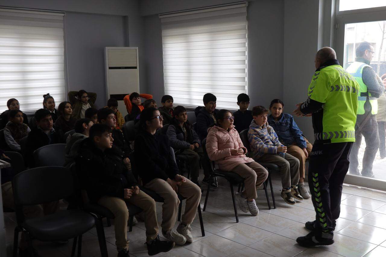Darıca’da Çocuklara Trafik Bilinci Kazandırmak İçin Eğitimler Sürüyor