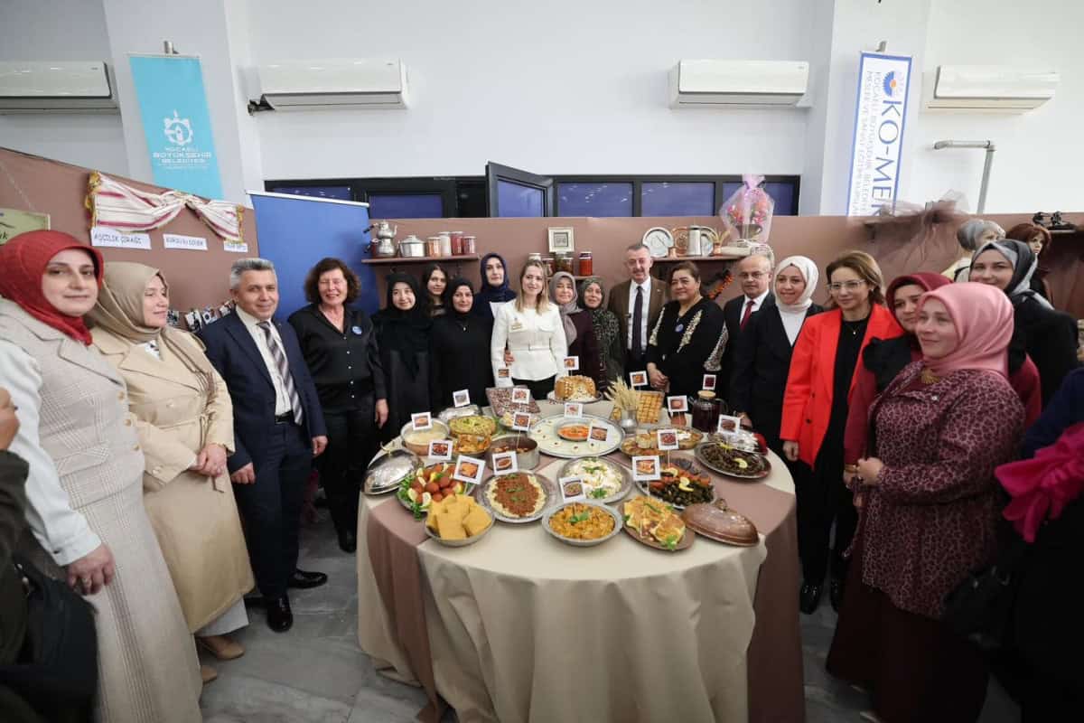 Kocaeli İtfaiyesi, İzmit Sarıhocalar’da Sarp Arazide Mahsur Kalan 15 Keçiyi Kurtardı