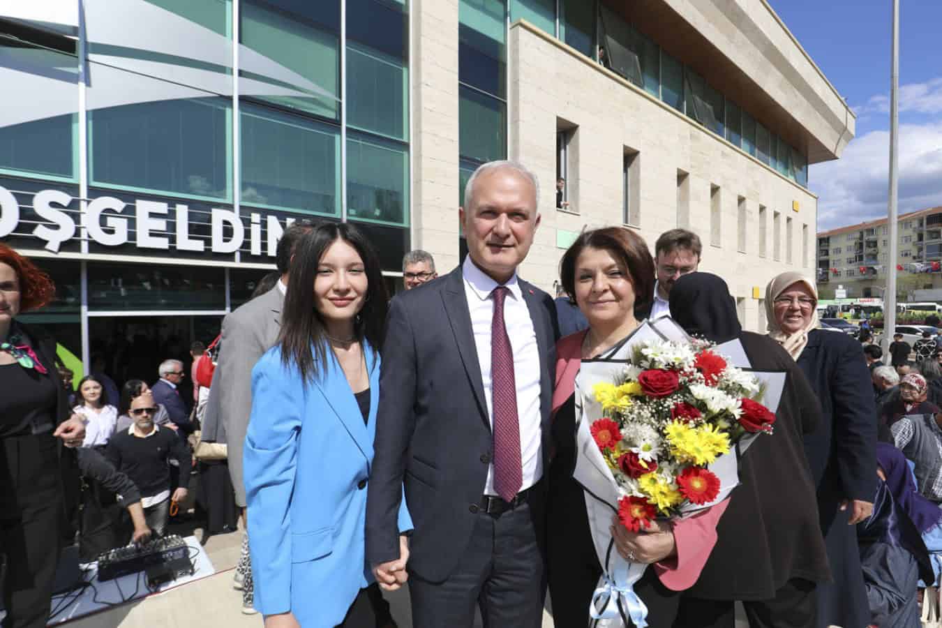 Karamürsel Belediyesi’nde 23 Nisan Kutlaması: Öğrenciler Bir Günlüğüne Belediye Görevlerinde Yer Aldı