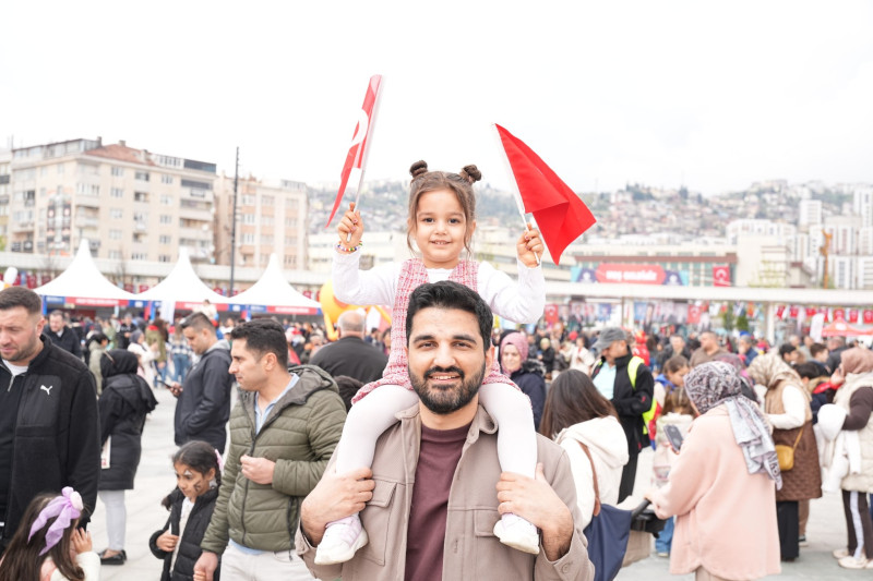 Kocaeli Milli İrade Meydanı'nda 23 Nisan Coşkusu Çocuklar ve Ailelerle Buluşuyor