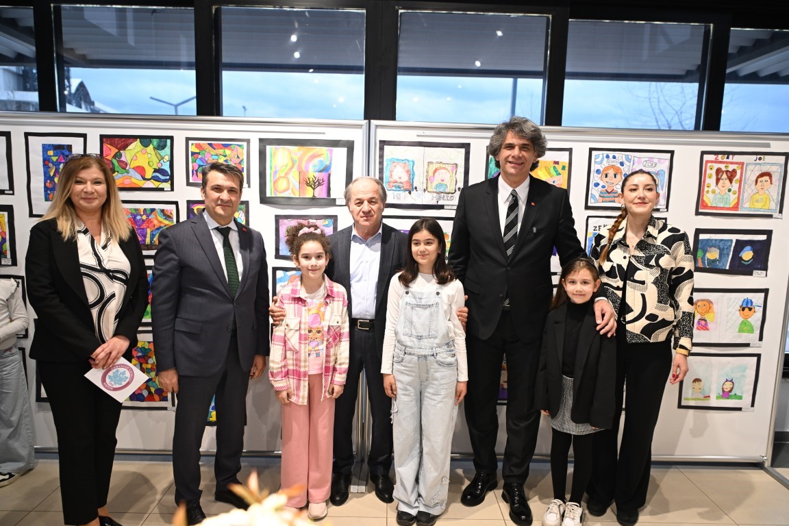 Kartepe’de Çocukların Sanat Eserleri Sergisi Büyük İlgiyle Açıldı