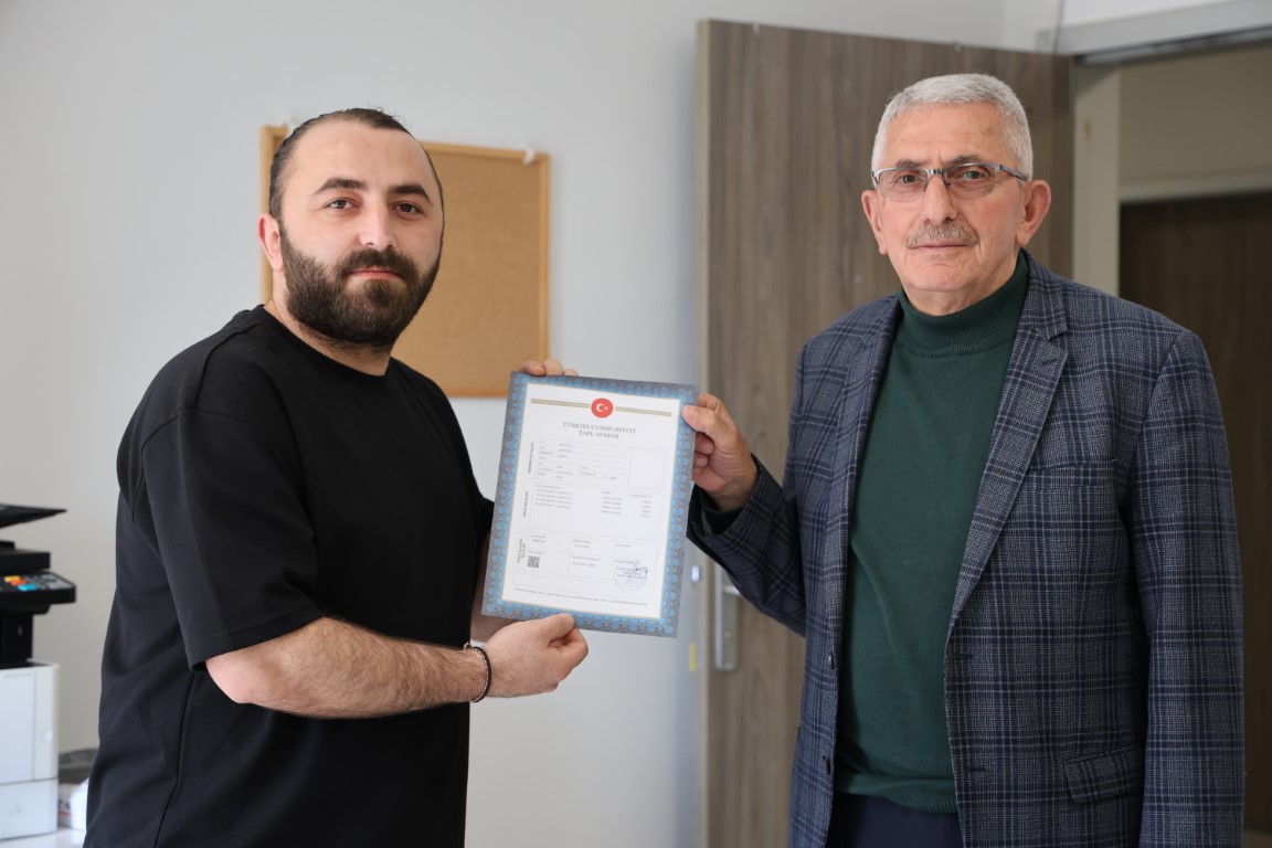 Kartepe'de Çepni Mahallesi'nde İmar Düzenlemesi Tamamlandı, Yeni Tapular Dağıtılıyor