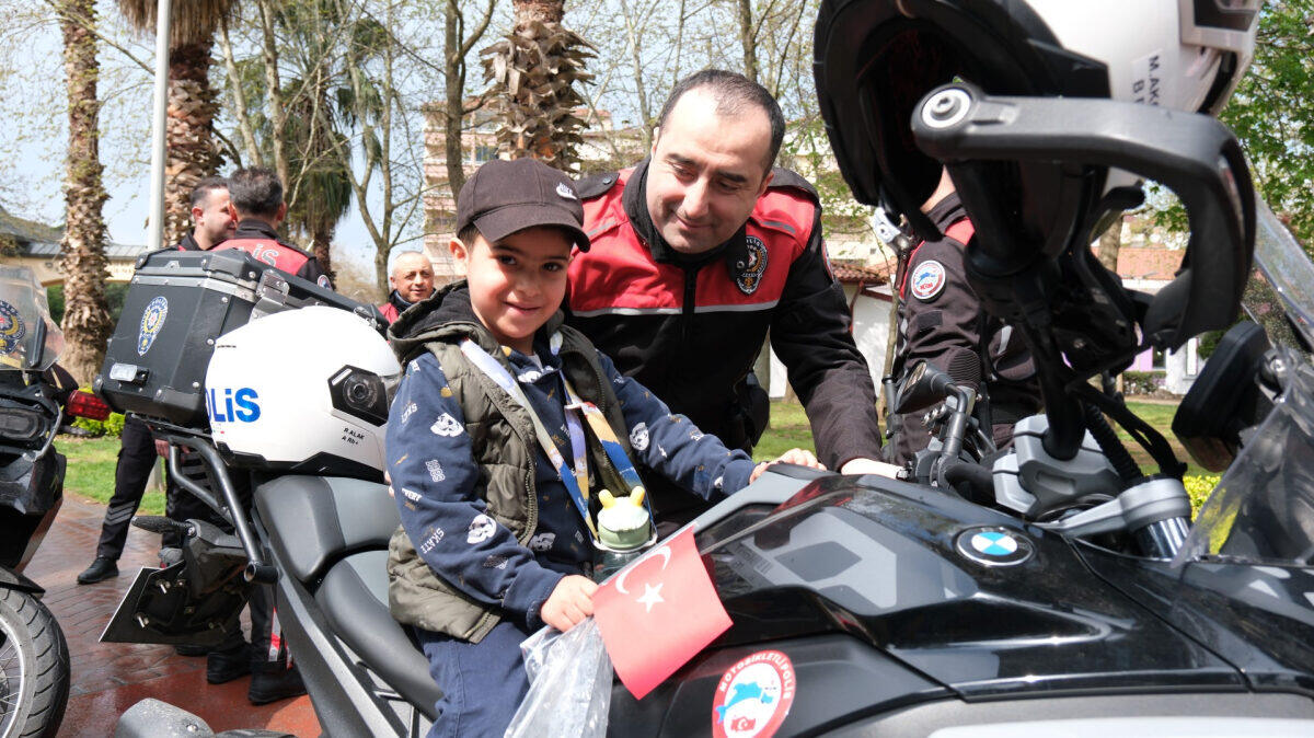 Kocaeli'de Yunus Polislerinden Lokomotif Çocuk Köyü’ne Anlamlı Ziyaret